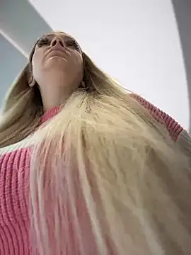 Teya moon  online show from 12, 12, 2024