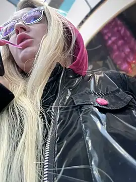 Teya moon  online show from 14, 2, 2025