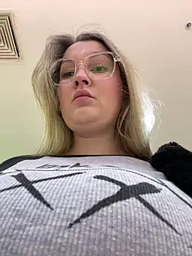 Teya moon  online show from 22, 2, 2026