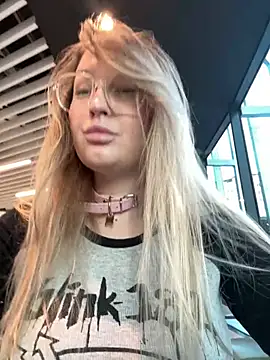 Teya moon  online show from 12, 3, 2026