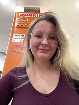 Teya moon  online show from 17, 4, 2026