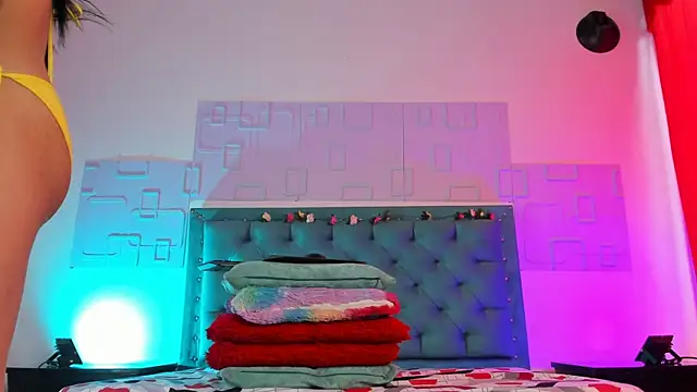 Snapshot of thamara26 chatting on 18, 2, 2025 thamara26 online show from 18, 2, 2025