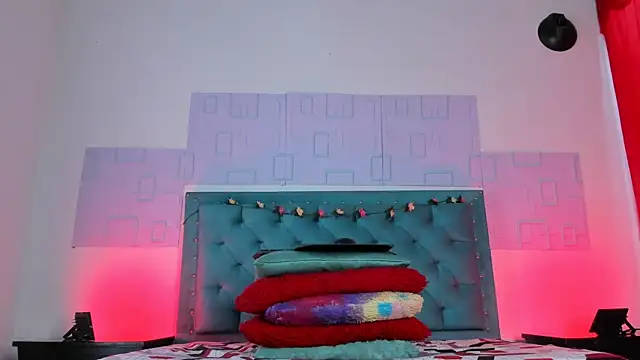 Snapshot of thamara26 chatting on 4, 3, 2025 thamara26 online show from 4, 3, 2025