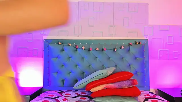 Snapshot of thamara26 chatting on 10, 3, 2025 thamara26 online show from 10, 3, 2025