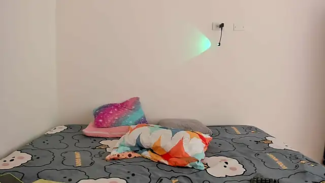 Snapshot of thamara26 chatting on 3, 11, 2025 thamara26 online show from 3, 11, 2025