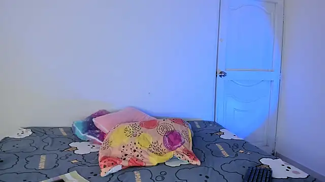 Snapshot of thamara26 chatting on 18, 11, 2025 thamara26 online show from 18, 11, 2025