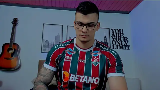 Snapshot of seancarreraa chatting on 7, 1, 2025 seancarreraa online show from 7, 1, 2025