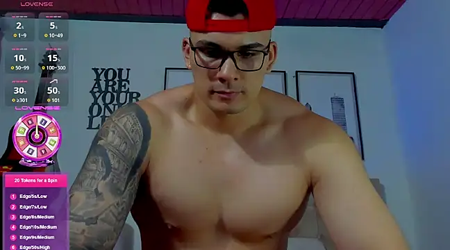 Snapshot of seancarreraa chatting on 8, 3, 2025 seancarreraa online show from 8, 3, 2025