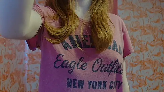 strawberrysmoothie online show from 17, 3, 2025