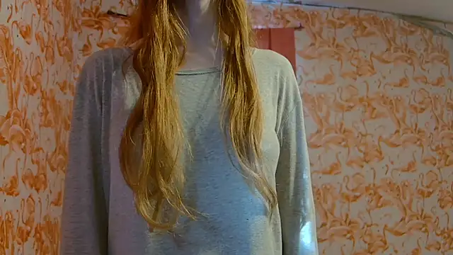 strawberrysmoothie online show from 4, 11, 2025