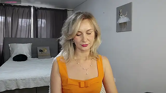 Vanessa Nowak online show from 7, 10, 2025