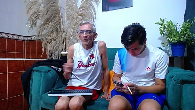 Leon hot X online show from 20, 1, 2025