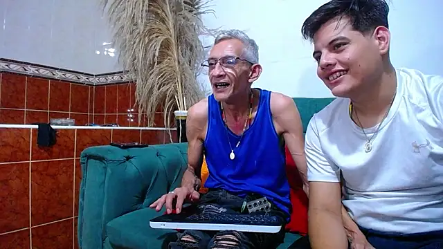 Leon hot X online show from 24, 1, 2025