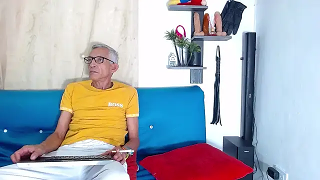 Leon hot X online show from 12, 10, 2025