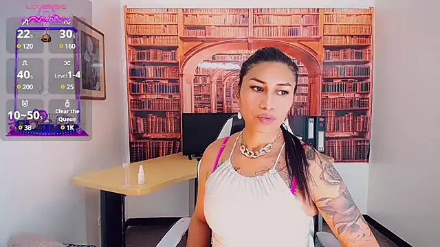 Snapshot of khiara_moretti chatting on 4, 2, 2025 khiara moretti online show from 4, 2, 2025