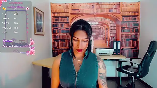 Snapshot of khiara_moretti chatting on 6, 3, 2025 khiara moretti online show from 6, 3, 2025