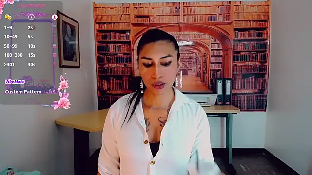 Snapshot of khiara_moretti chatting on 13, 3, 2025 khiara moretti online show from 13, 3, 2025