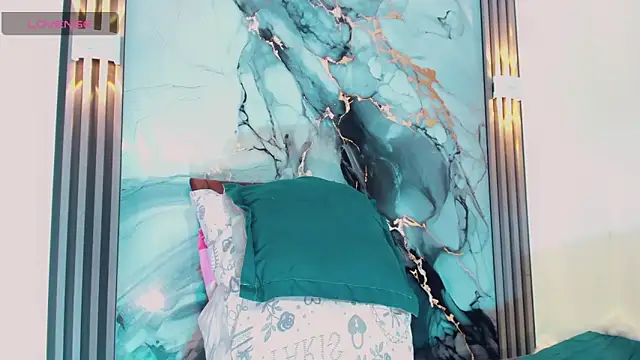 khiara moretti online show from 3, 2, 2026