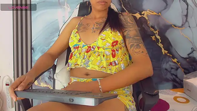 khiara moretti online show from 25, 5, 2026