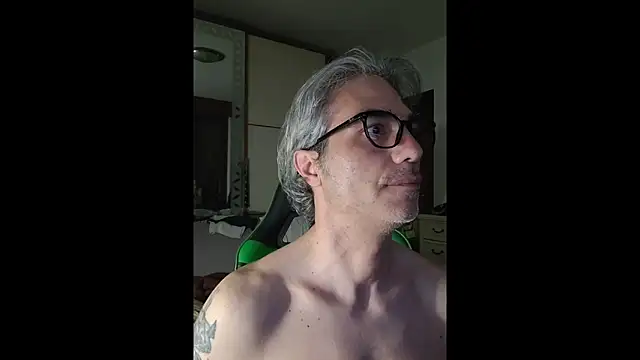 Snapshot of KennyForU77 chatting on 16, 3, 2026 KennyForU77 online show from 16, 3, 2026