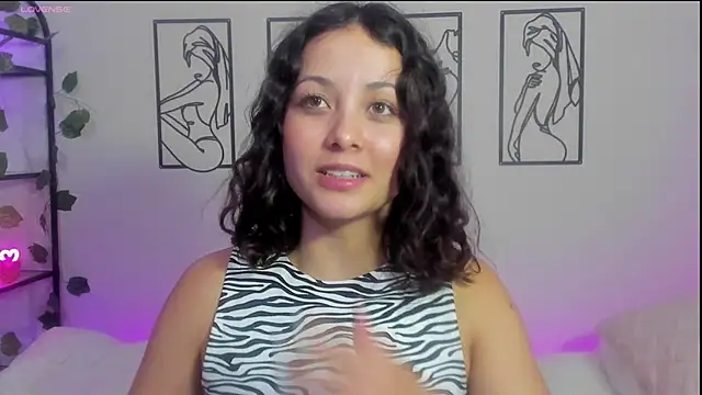 Megan Rodrigo online show from 13, 2, 2025