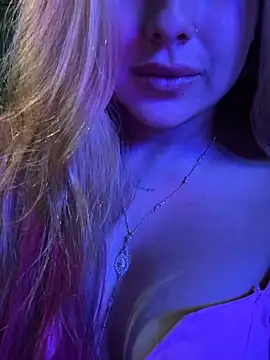 Amber Martins  online show from 8, 2, 2025