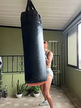 Amber Martins  online show from 13, 2, 2025