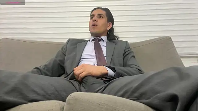 Snapshot of Tom_blunt96 chatting on 5, 2, 2025 Tom blunt96 online show from 5, 2, 2025