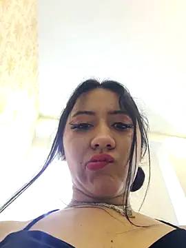 Snapshot of LuciaTomson chatting on 17, 11, 2025 LuciaTomson online show from 17, 11, 2025