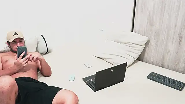 bonyclyde2203 online show from 5, 3, 2026