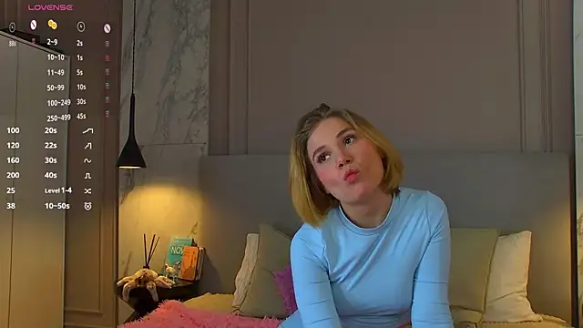 Snapshot of EllenaGreen chatting on 8, 2, 2025 EllenaGreen online show from 8, 2, 2025