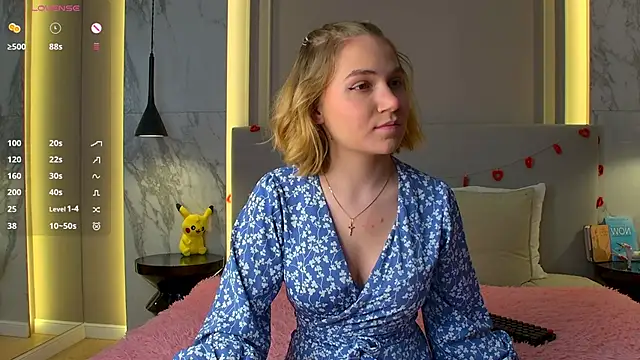 Snapshot of EllenaGreen chatting on 1, 3, 2025 EllenaGreen online show from 1, 3, 2025