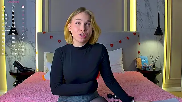 Snapshot of EllenaGreen chatting on 4, 3, 2025 EllenaGreen online show from 4, 3, 2025