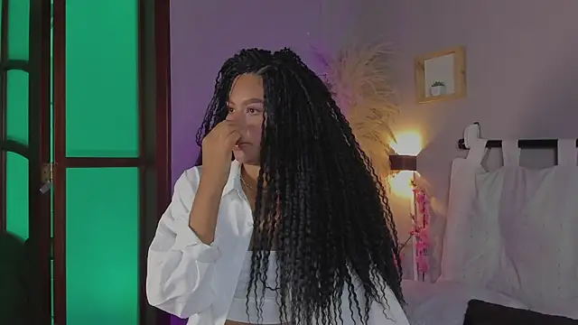 nayah   online show from 25, 1, 2025