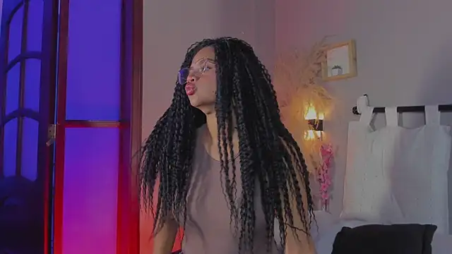 nayah   online show from 28, 1, 2025