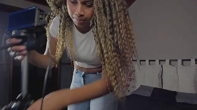 nayah   online show from 11, 3, 2025