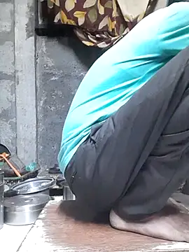 Snapshot of Burhade-- chatting on 9, 11, 2025 Burhade-- online show from 9, 11, 2025