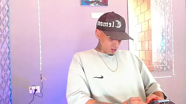 Snapshot of Liam_lee chatting on 17, 6, 2026 Liam lee online show from 17, 6, 2026
