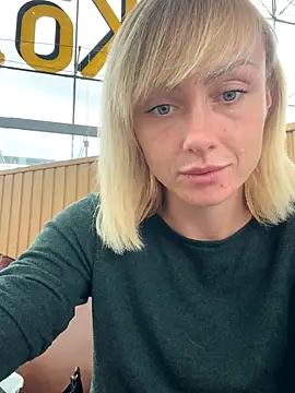 haileyhope  online show from 13, 9, 2025