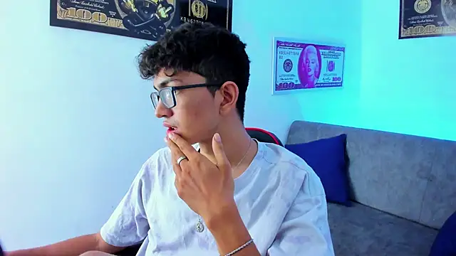 TylerWhite  online show from 4, 2, 2025