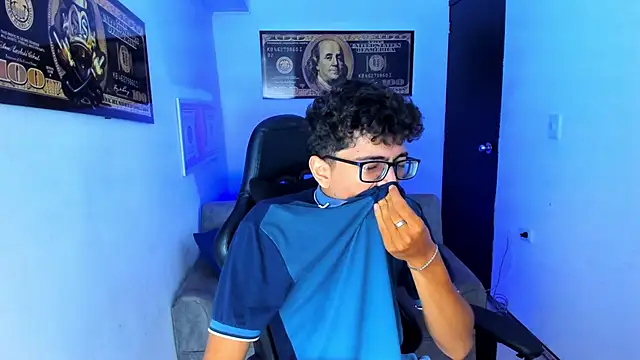 TylerWhite  online show from 4, 3, 2025