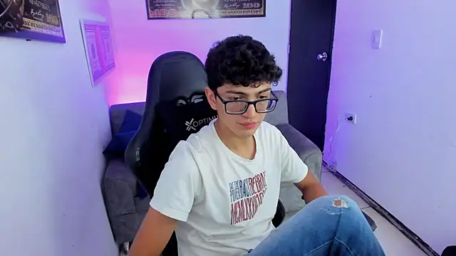 TylerWhite  online show from 14, 3, 2025