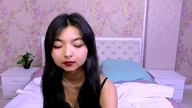 Shy Kira online show from 2, 12, 2024