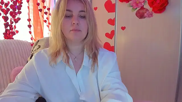 CoraSwon online show from 25, 2, 2025