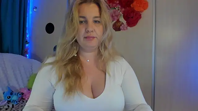 CoraSwon online show from 25, 9, 2025