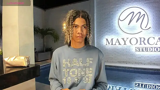 Maxim-Walker online show from 2, 3, 2025