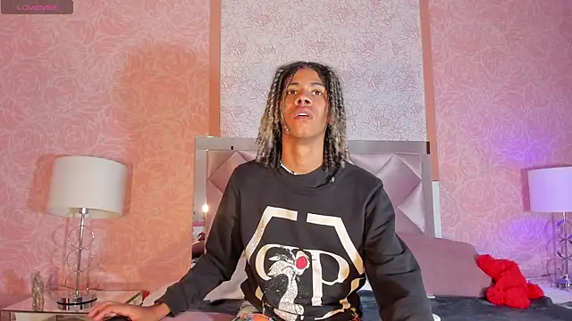 Maxim-Walker online show from 6, 3, 2025