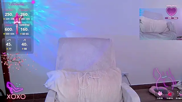 Snapshot of HollyDominic chatting on 29, 12, 2024 HollyDominic online show from 29, 12, 2024