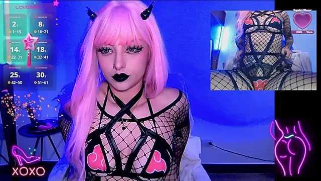 Snapshot of HollyDominic chatting on 5, 2, 2025 HollyDominic online show from 5, 2, 2025