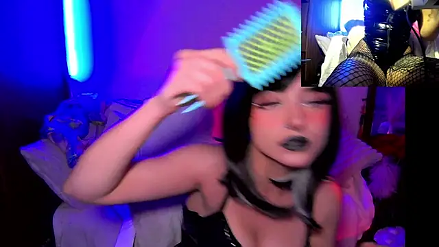 Snapshot of HollyDominic chatting on 27, 10, 2025 HollyDominic online show from 27, 10, 2025